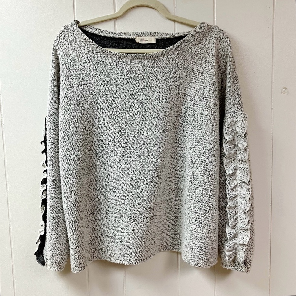 MILLIBON Y2K Vtg Speckled Knit Pullover Sweater SMALL Gray Ruffle Sleeve Boho